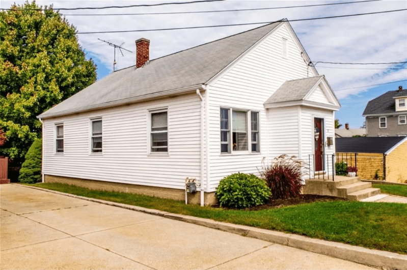 Woonsocket House: 57 Kennedy Street