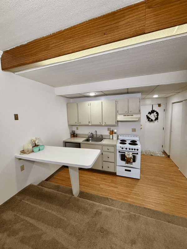 Kenmore Apartment: 2668 Elmwood Ave