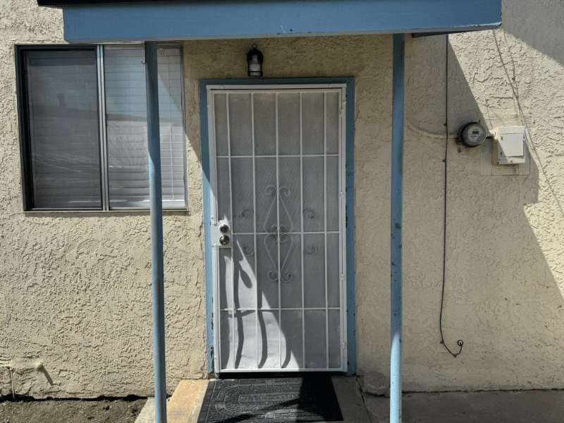 LOMPOC House: 311 1/2 WEST CYPRESS AVE