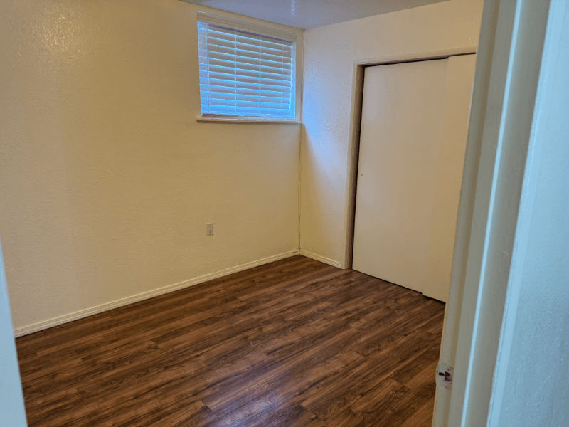 LOMPOC House: 311 1/2 WEST CYPRESS AVE