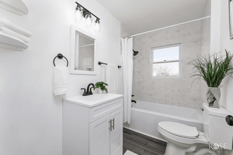 San Angelo House: 5326 Fruitland Farm Rd