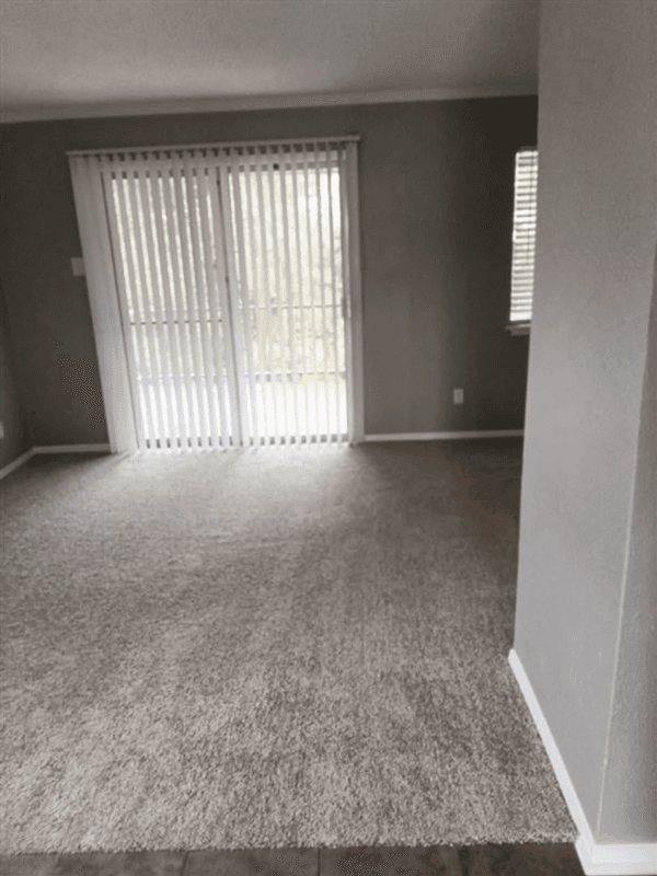 Longview Apartment: 2114 E Marshall Ave