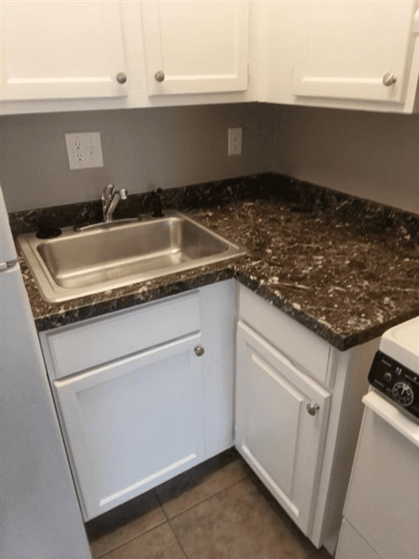 Longview Apartment: 2114 E Marshall Ave