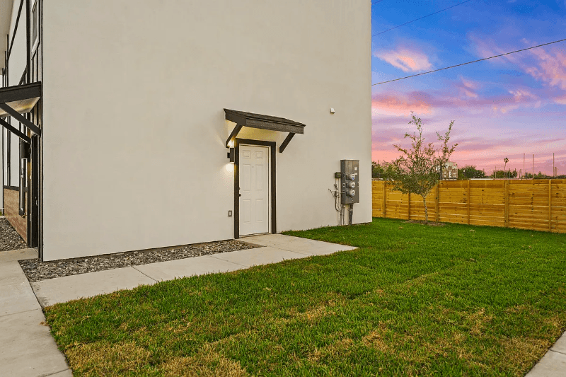 Weslaco Apartment: 819 Pleasant View Dr.