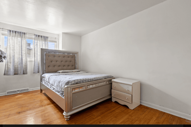 Glenview Townhome: 419 Glenshire Road