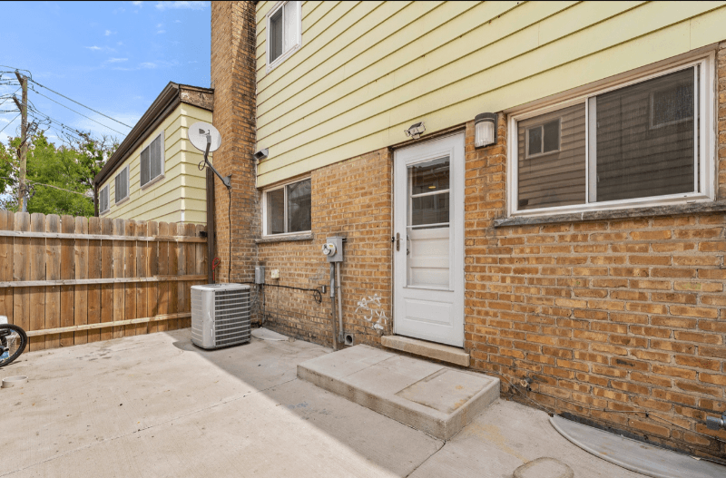 Glenview Townhome: 419 Glenshire Road