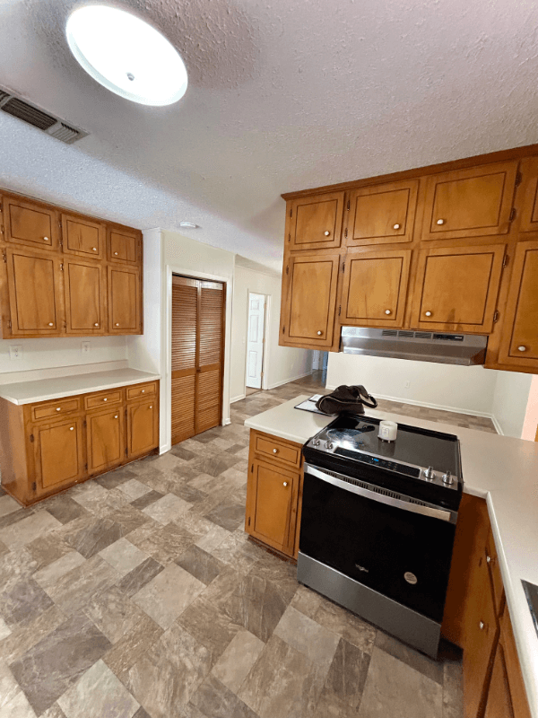 Caledonia House: 359 Wells Drive