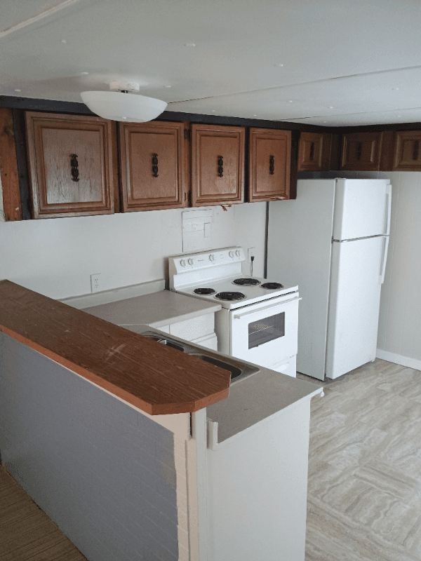 Lake City House: 129 SE Camelot Loop