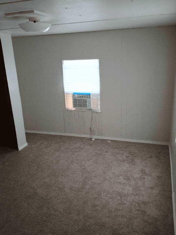 Lake City House: 129 SE Camelot Loop