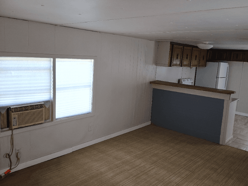 Lake City House: 129 SE Camelot Loop