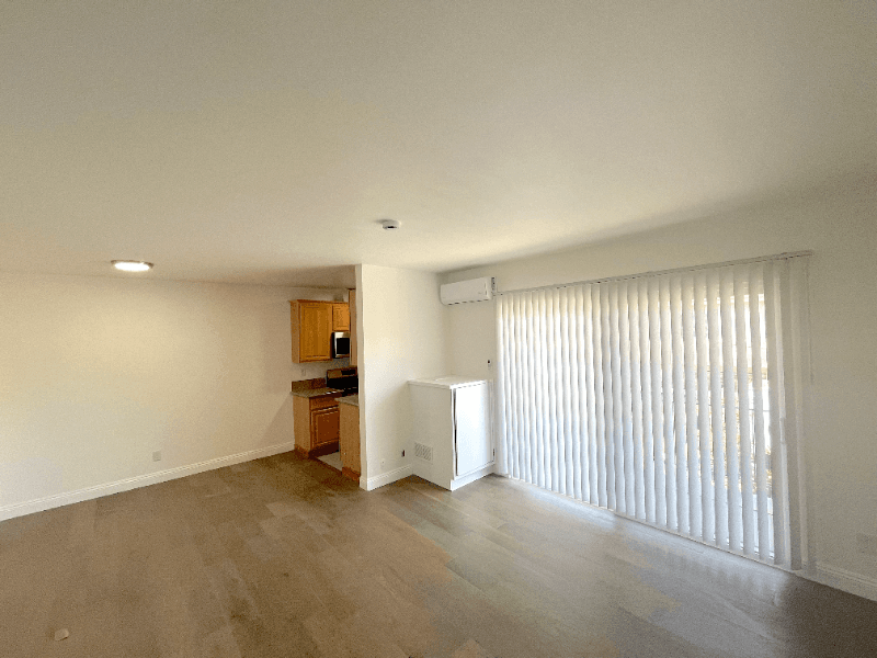 Los Angeles Apartment: 10753 Palms Blvd