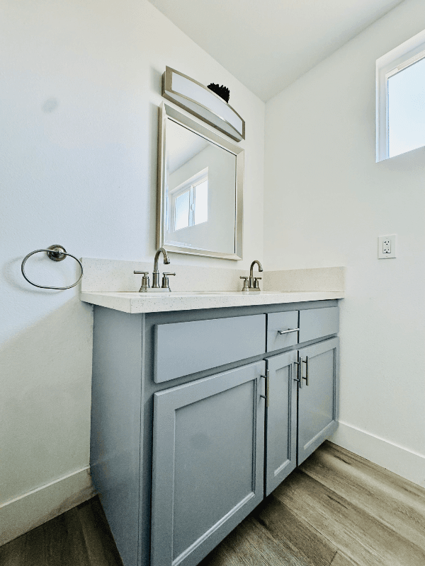 Los Angeles Single Room: 215 E 29th Street