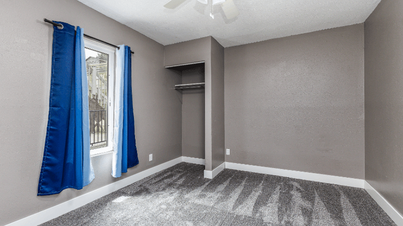 Dubuque Townhome: 561 Loras Blvd