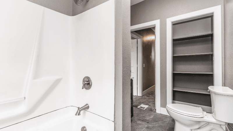 Dubuque Townhome: 561 Loras Blvd