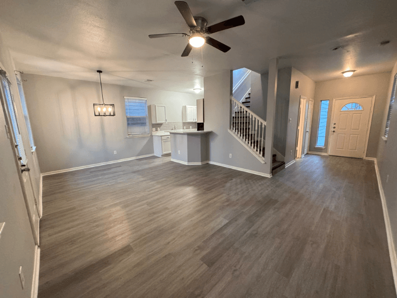 Houston Multiplex: 6427 Waldron Cir