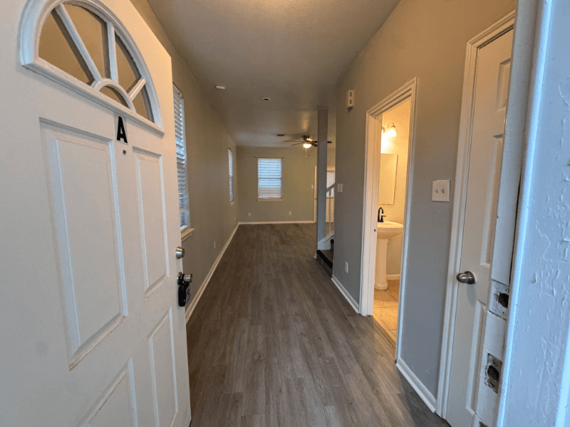 Houston Multiplex: 6427 Waldron Cir