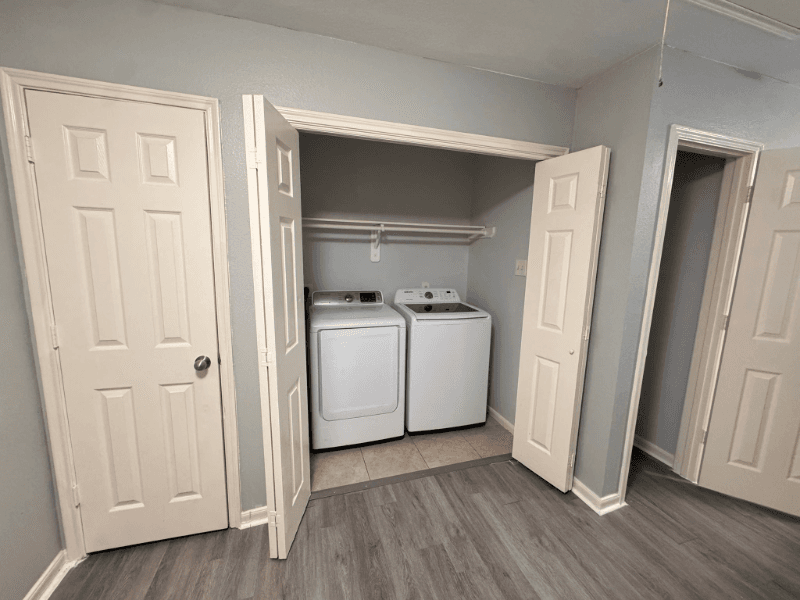 Houston Multiplex: 6427 Waldron Cir