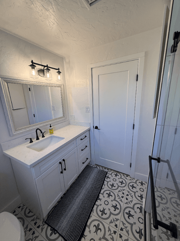 Phoenix Single Room: 920 E Colter Street