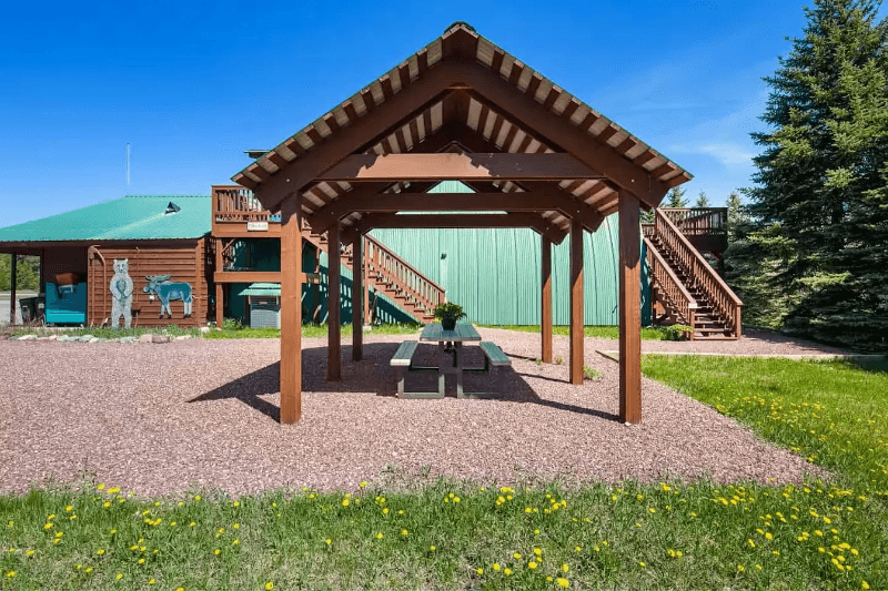 Coram Apartment: 10630 Hwy 2 E