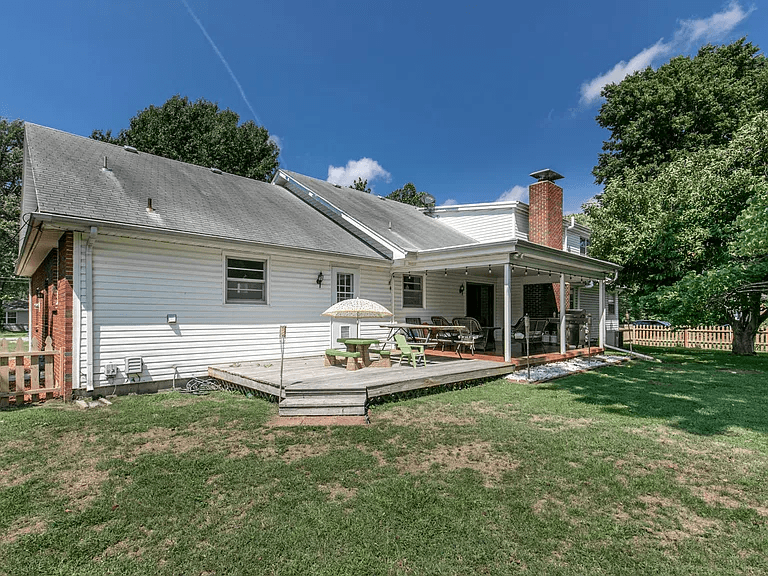 Springfield House: 1930 S Holland Ave