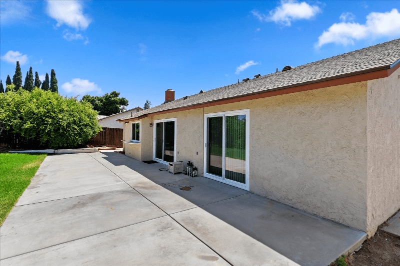 Riverside House: 11261 Cochran Ave