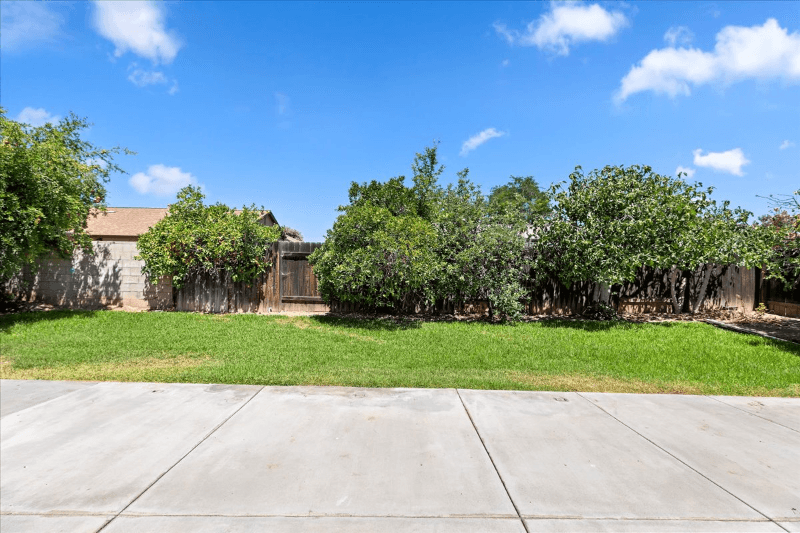 Riverside House: 11261 Cochran Ave