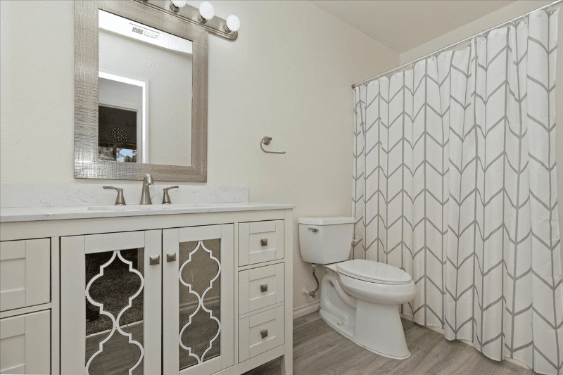 Riverside House: 11261 Cochran Ave