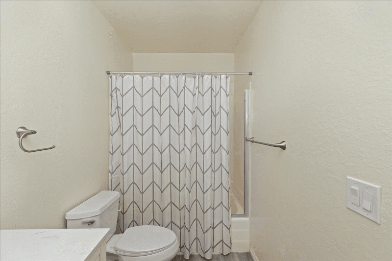 Riverside House: 11261 Cochran Ave