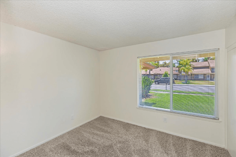 Riverside House: 11261 Cochran Ave