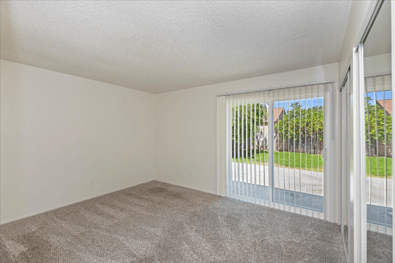 Riverside House: 11261 Cochran Ave