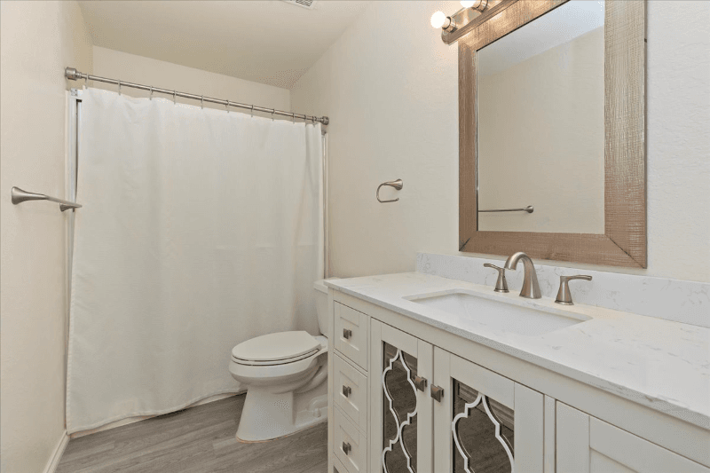 Riverside House: 11261 Cochran Ave