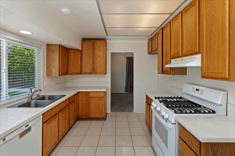 Riverside House: 11261 Cochran Ave
