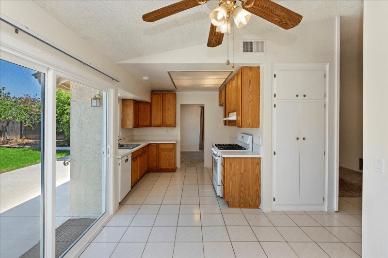 Riverside House: 11261 Cochran Ave