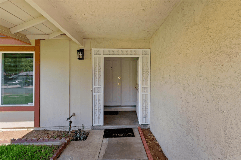 Riverside House: 11261 Cochran Ave
