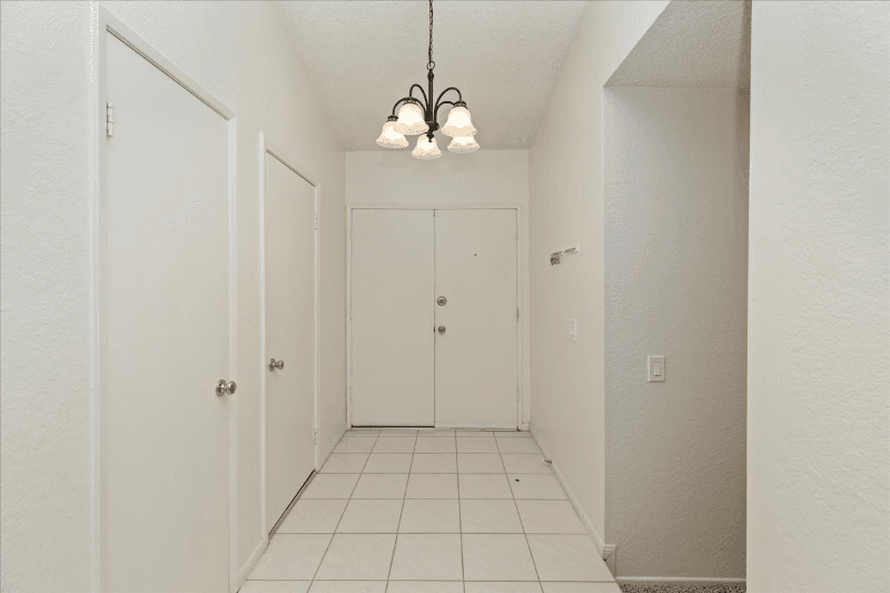 Riverside House: 11261 Cochran Ave