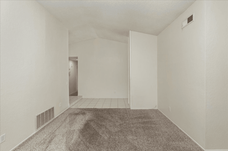 Riverside House: 11261 Cochran Ave