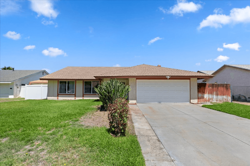 Riverside House: 11261 Cochran Ave
