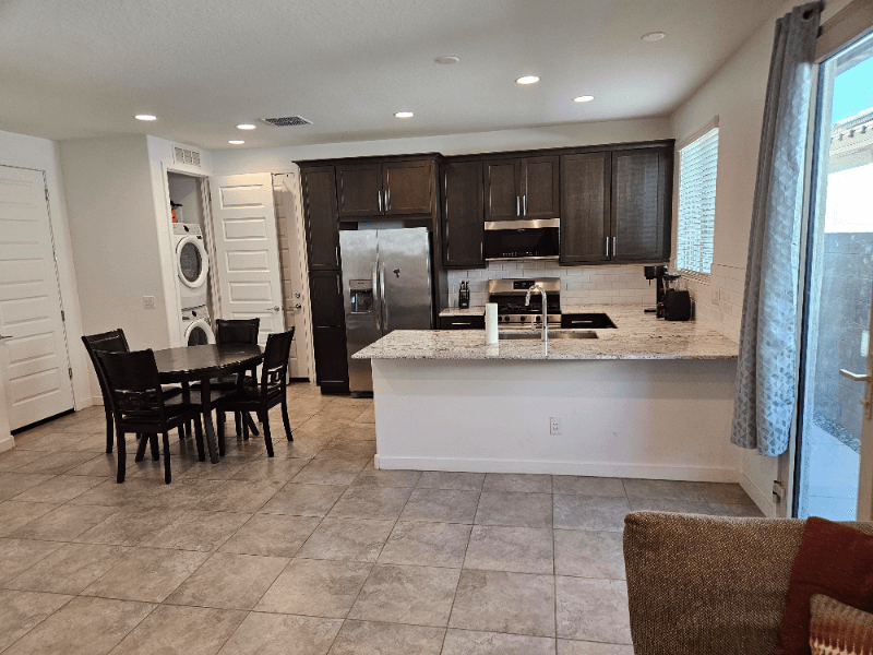 Glendale House: 12413 W Vista Ave