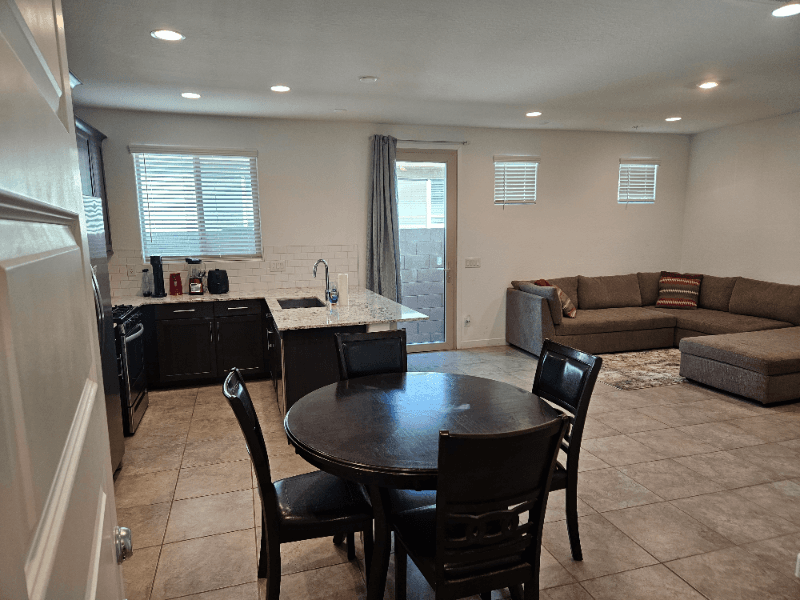 Glendale House: 12413 W Vista Ave