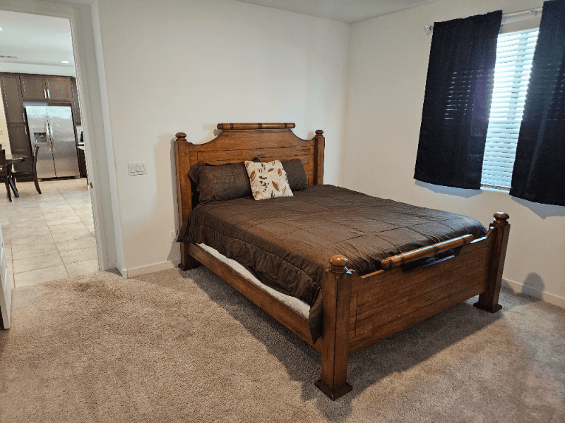Glendale House: 12413 W Vista Ave