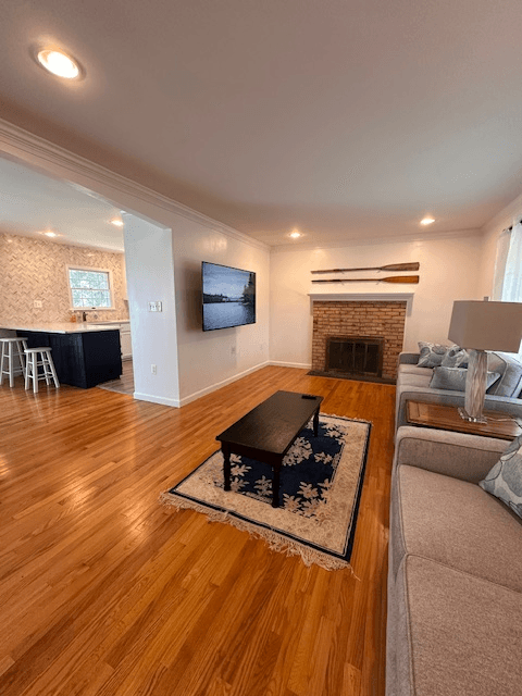 Colonial Beach House: 114 Sebastian Ave