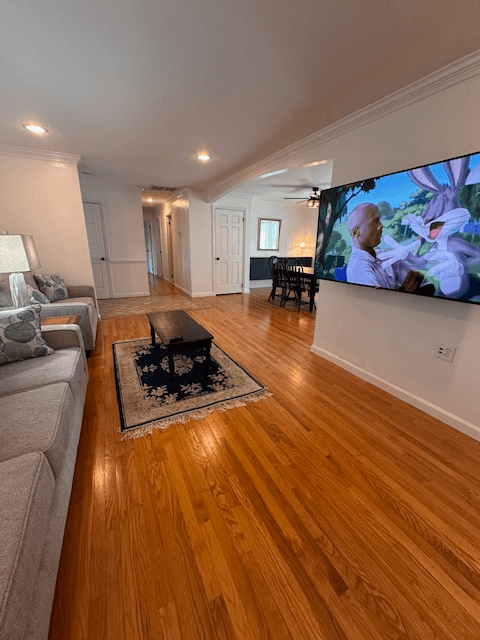 Colonial Beach House: 114 Sebastian Ave