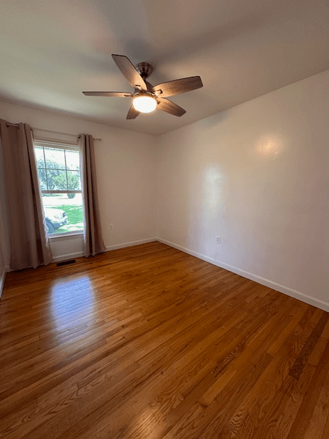 Colonial Beach House: 114 Sebastian Ave