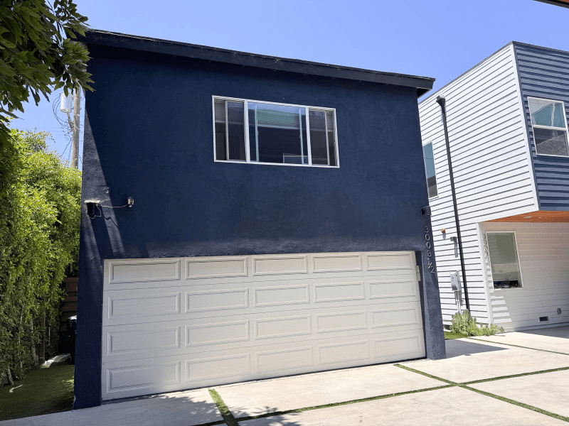 Los Angeles Multiplex: 3003 1/2 S Cloverdale Ave