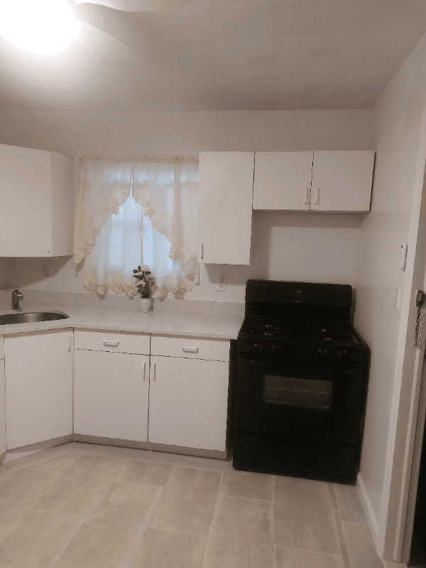 Hempstead Single Room: 70 Stewart Ave