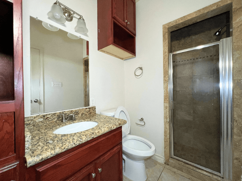 Laredo Apartment: 1601 B. Jacaman Rd.