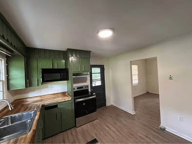 Macon House: 2871 New Clinton Rd