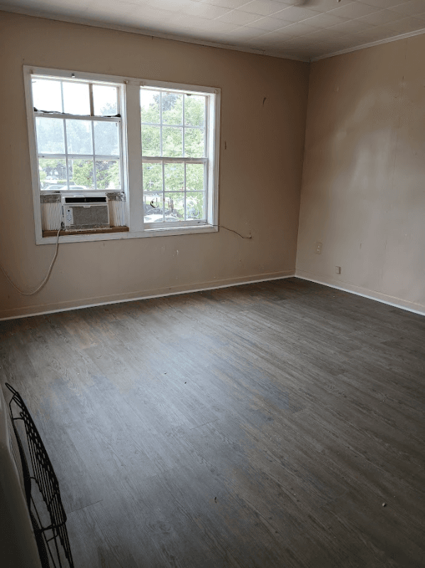 Lafayette House: 505 1/2 E Main Street