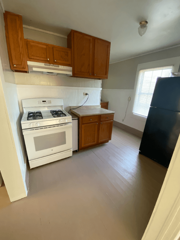 Lafayette House: 505 1/2 E Main Street