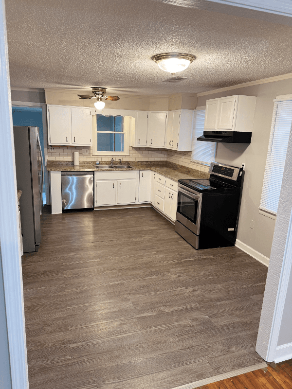 Grandview House: 705 Highgrove Rd